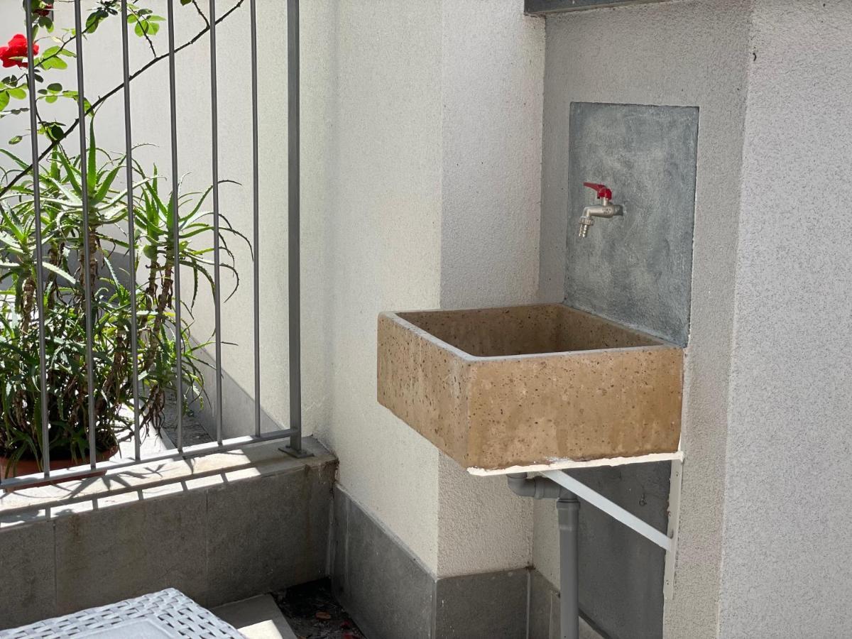 Santa D'amare Con Terrazzo E Box Auto Privato *