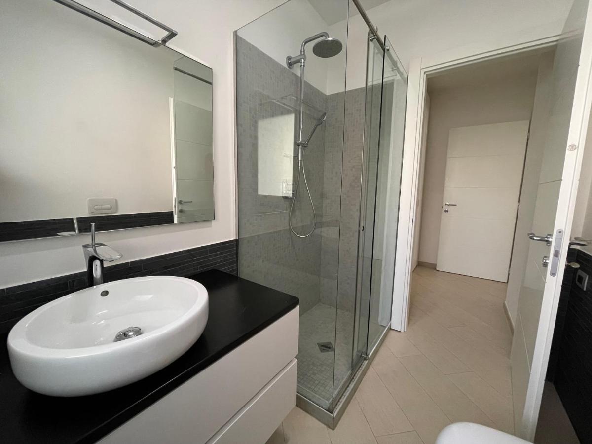 Santa D'amare Con Terrazzo E Box Auto Privato *